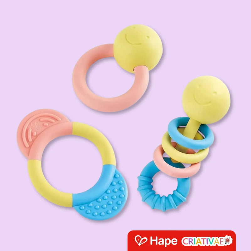 Kit Sensorial Premium para Bebês – Mordedores e Chocalhos de Madeira com Texturas e Cores Suaves – Hape